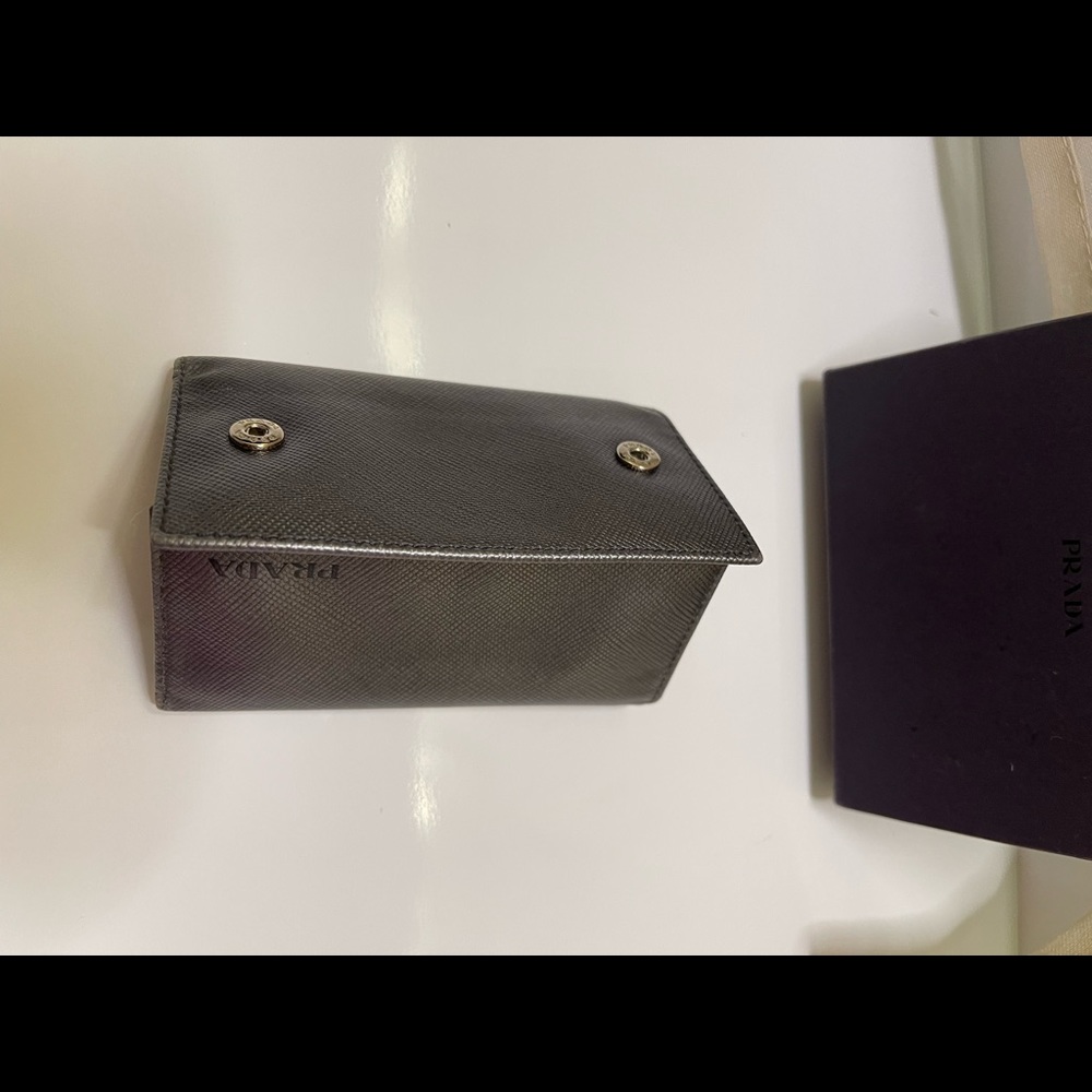Prada Gunmetal Saffiano Key Holder / Card Tri-Fold Organizer Unisex - Picture 12 of 13